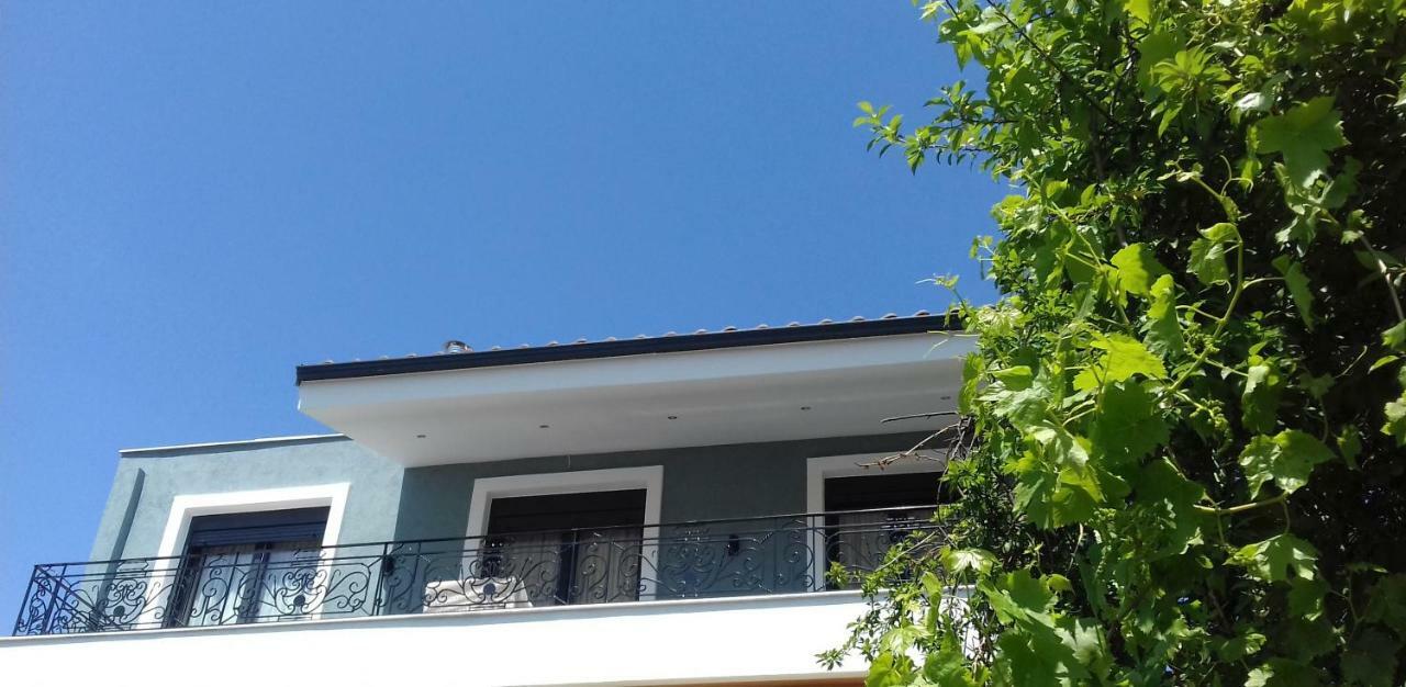 Pela Veranda Exquisite Suites Neos Marmaras Exterior photo
